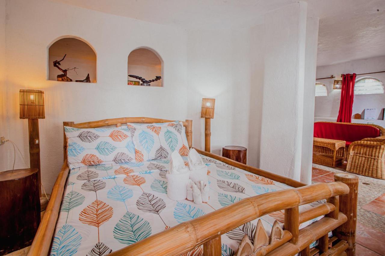 อาเตรมารู จังเกิ้ล รีทรีต Hotel Puerto Princesa ภายนอก รูปภาพ