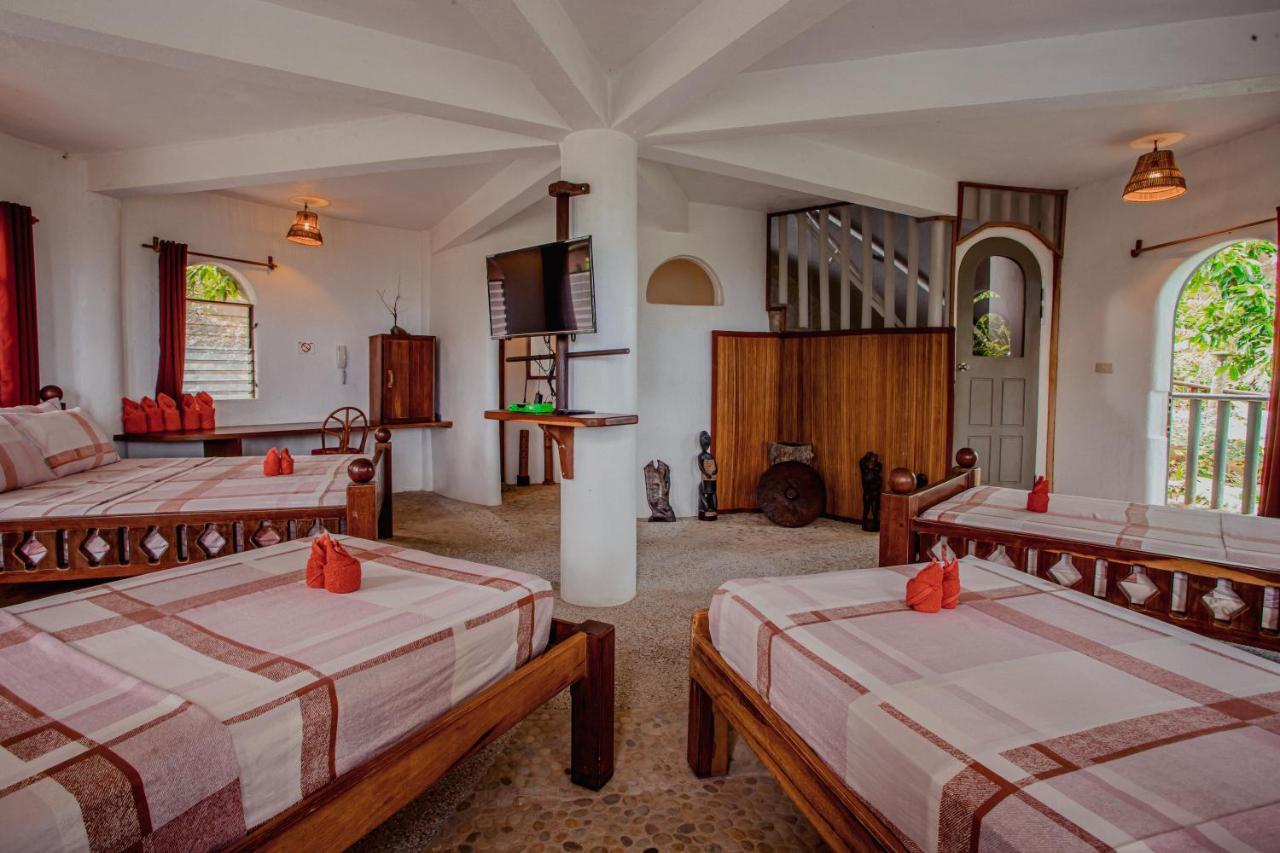 อาเตรมารู จังเกิ้ล รีทรีต Hotel Puerto Princesa ภายนอก รูปภาพ